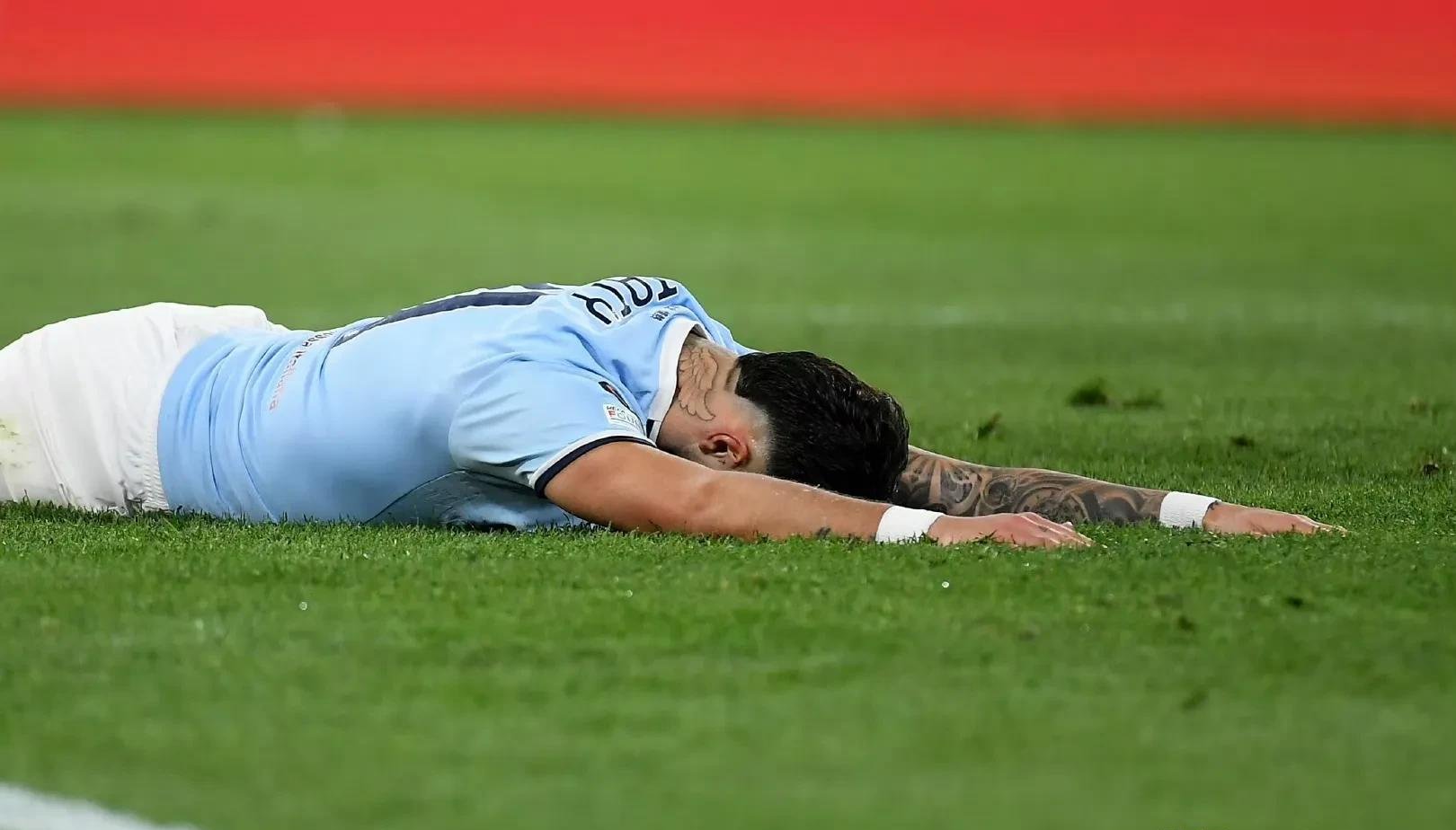 曼联门将因伤错失关键比赛，球迷心疼