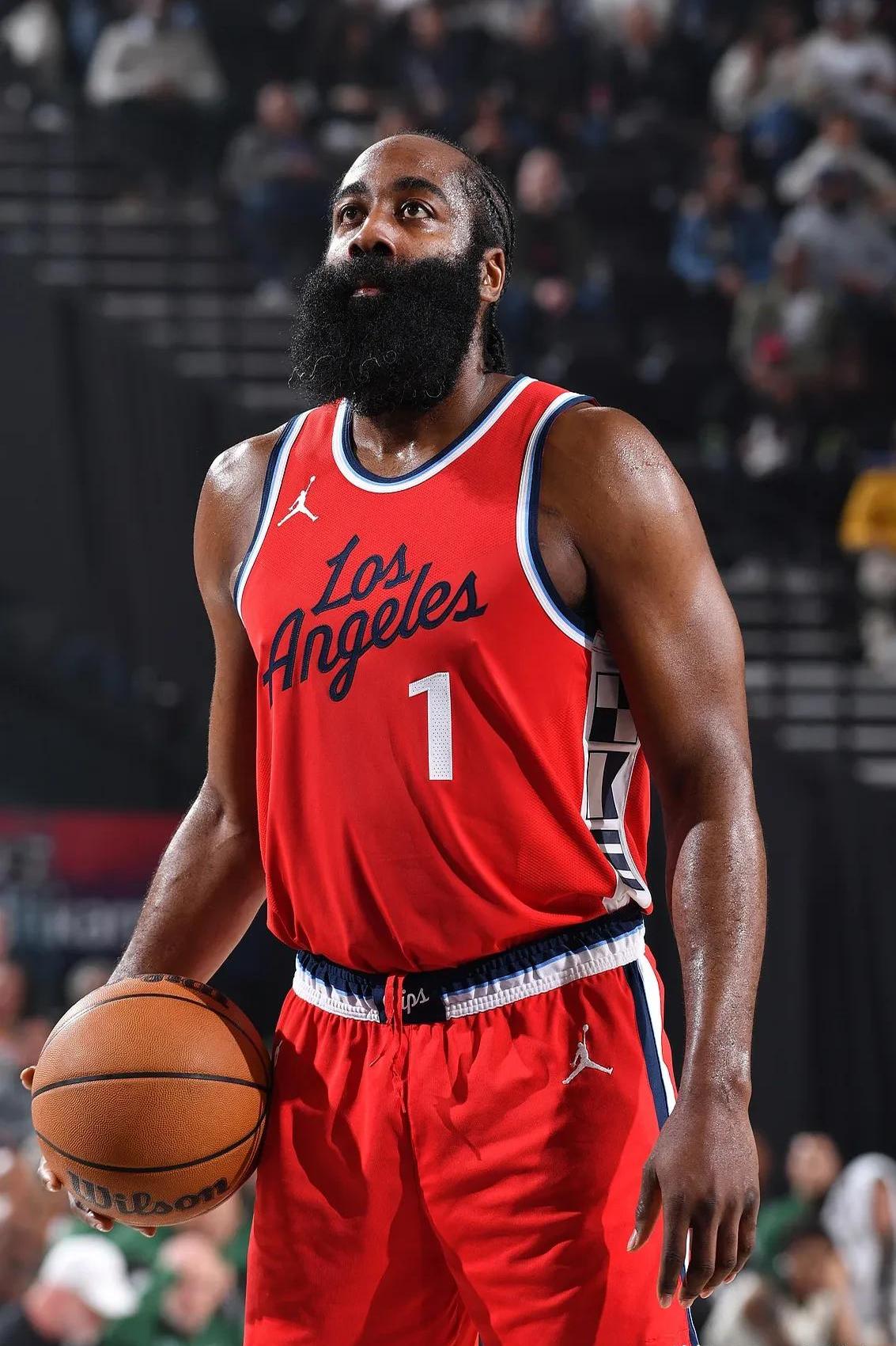 快船险胜老鹰,继续保持强势 快船险胜老鹰,继续保持强势